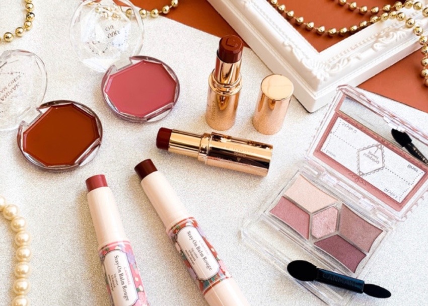 メイク用品はなぜこんなにも魅了されるのか